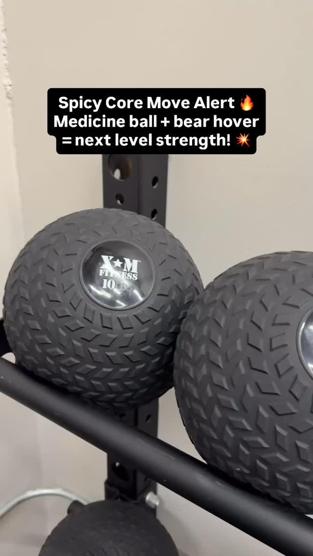 Ready to take your core training to the next level? This medicine ball bear hover looks simple… Until you try it. The instability of the ball and the full body tension of the hover means major core activation. This move fires up your abdominal, obliques, shoulders, glutes, and deep stabilizers – all in one spicy little package.🔥 if you want strength that shows and supports you in every workout, add this into your routine 2 to 3 times per week. Functional, challenging, and incredibly effective. Try it and tell me if you feel the.🔥#lisaoberbichlercoaching #corestrength #fitover50 #personaltrainer